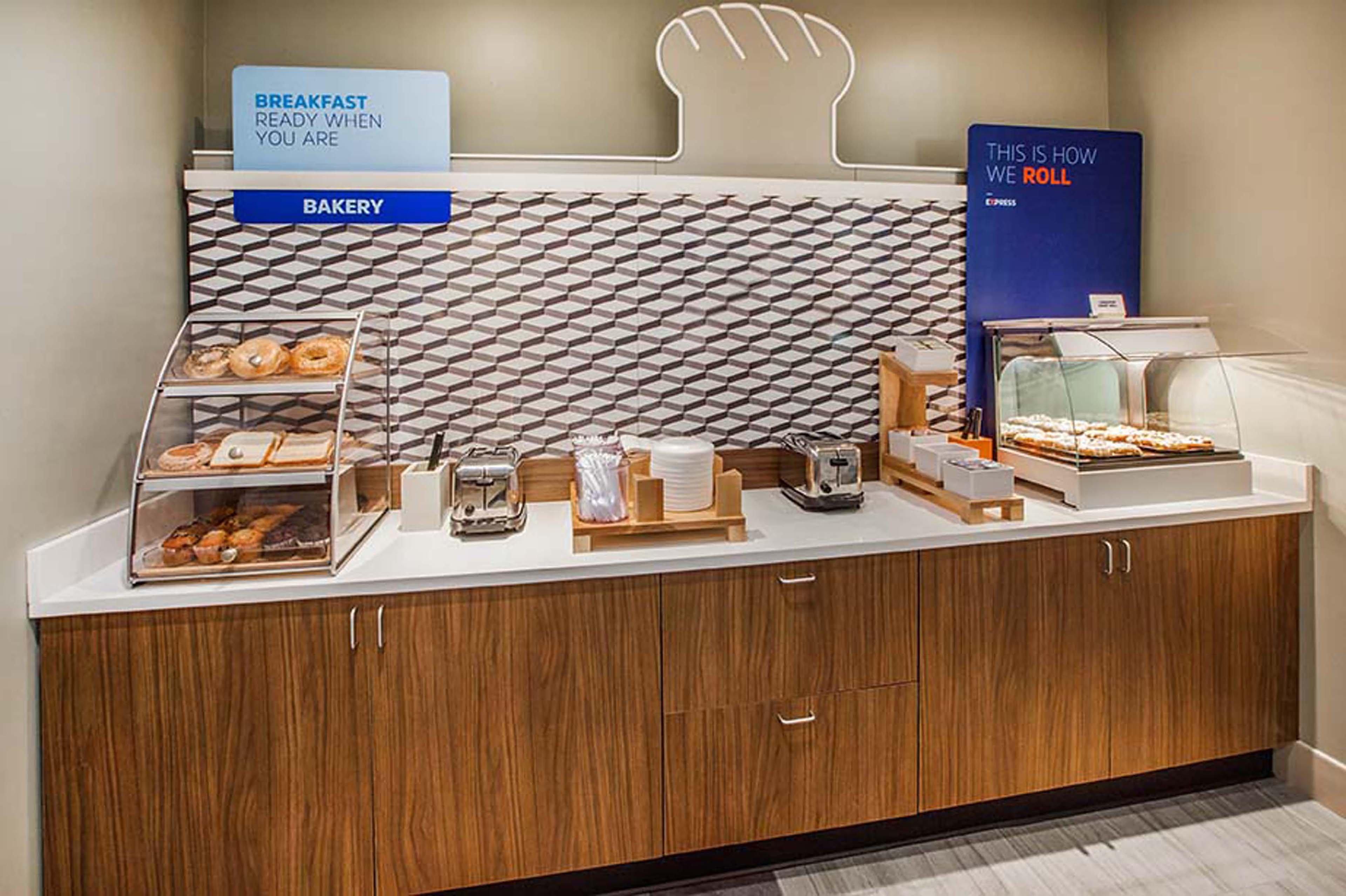 Holiday Inn Express & Suites Pueblo By Ihg Exteriér fotografie
