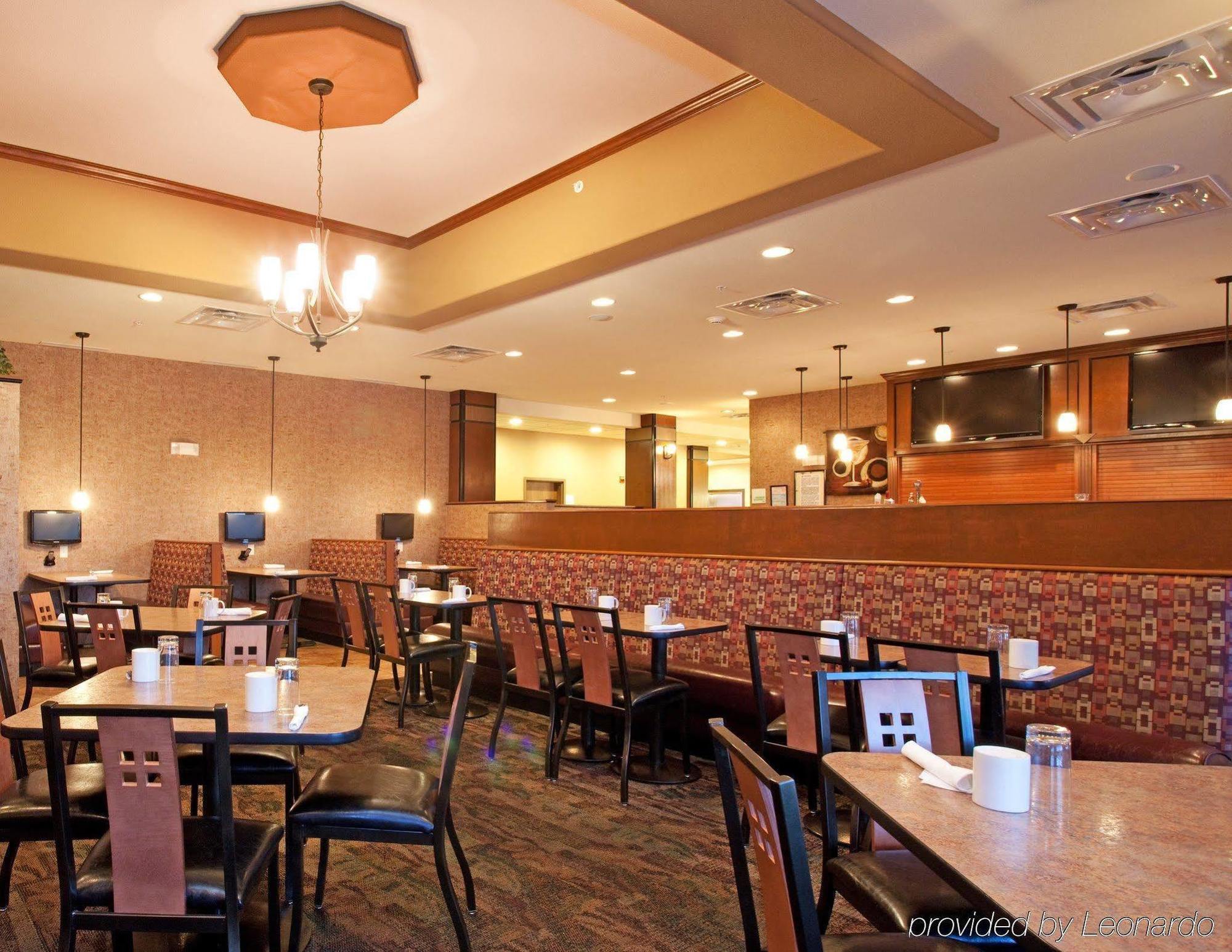 Holiday Inn Express & Suites Pueblo By Ihg Restaurace fotografie