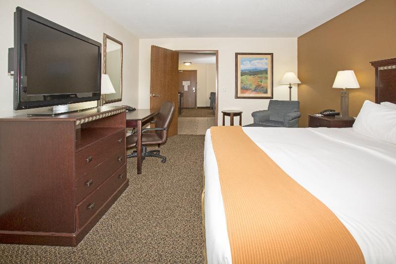 Holiday Inn Express & Suites Pueblo By Ihg Exteriér fotografie